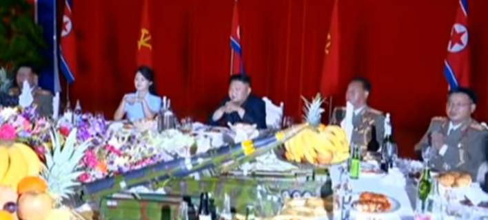 Την επανεμφάνιση της έκανε η σύζυγος του Κιμ Γιονγκ Ουν μετά από μήνες (βίντεο)